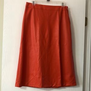 🍁Adorable orange NWT faux leather skirt🍁